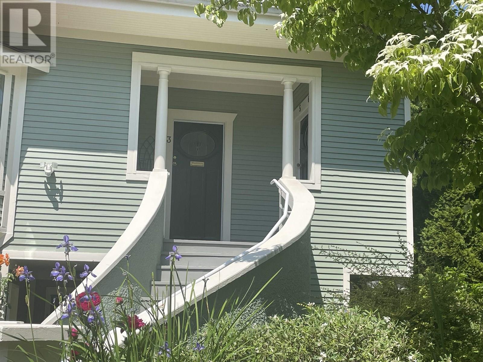 335 W 13th Avenue Unit 3, Vancouver, BC V5Y 1W2