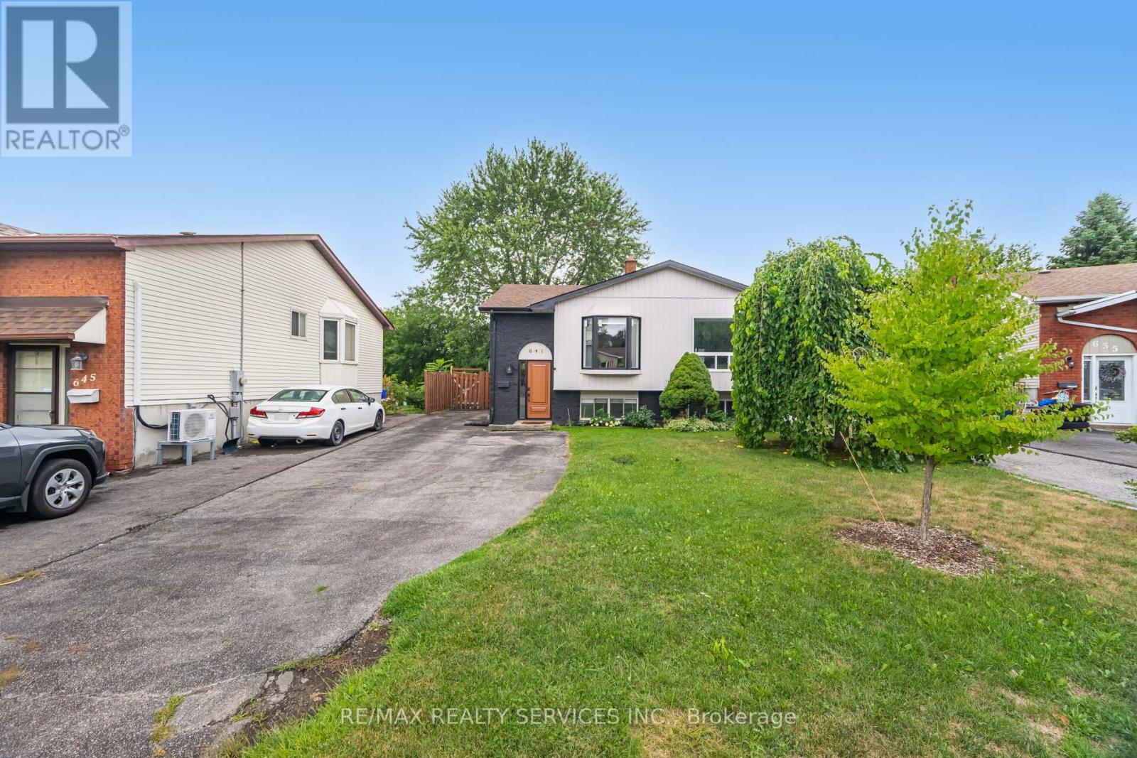641 Deauville Ct, Oshawa, ON L1K 1R1