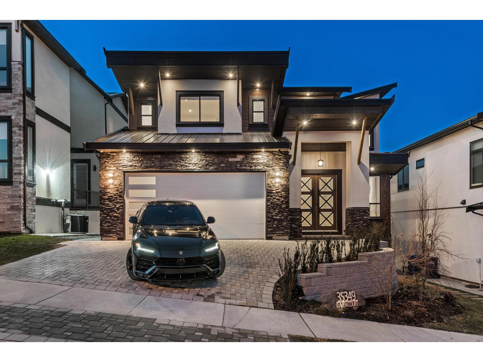 35349 Raven Ct, Abbotsford, BC V3G 0G8
