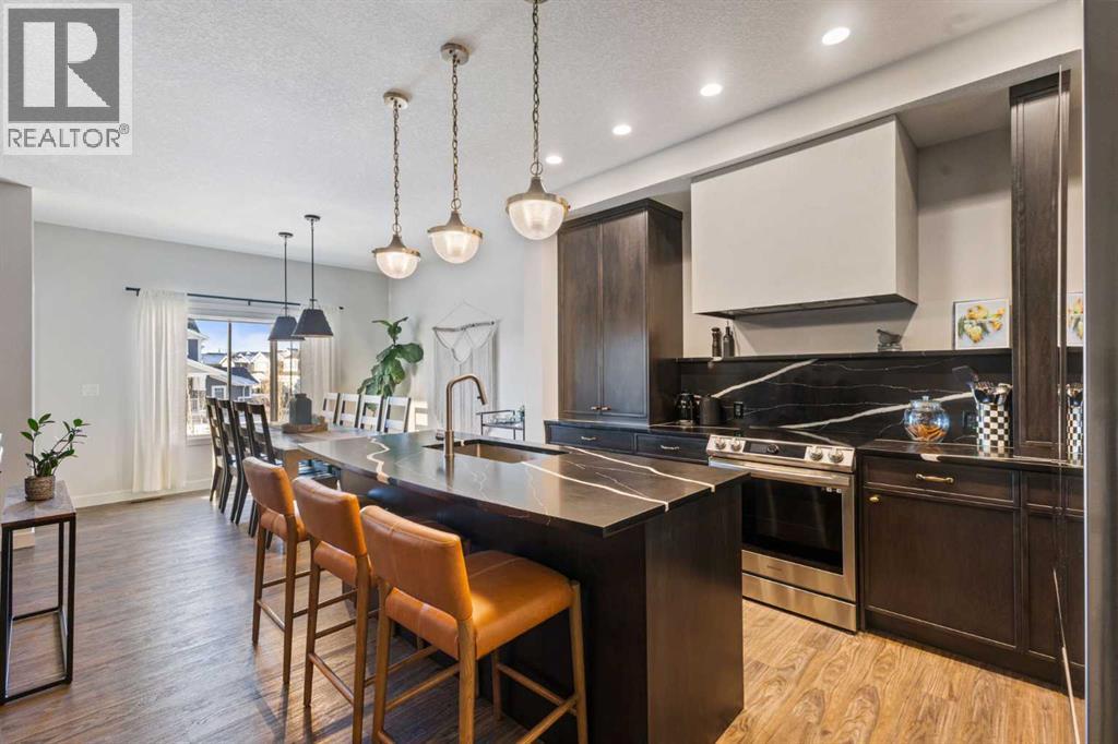 19 Sundown Cres, Cochrane, AB T4C 2T2