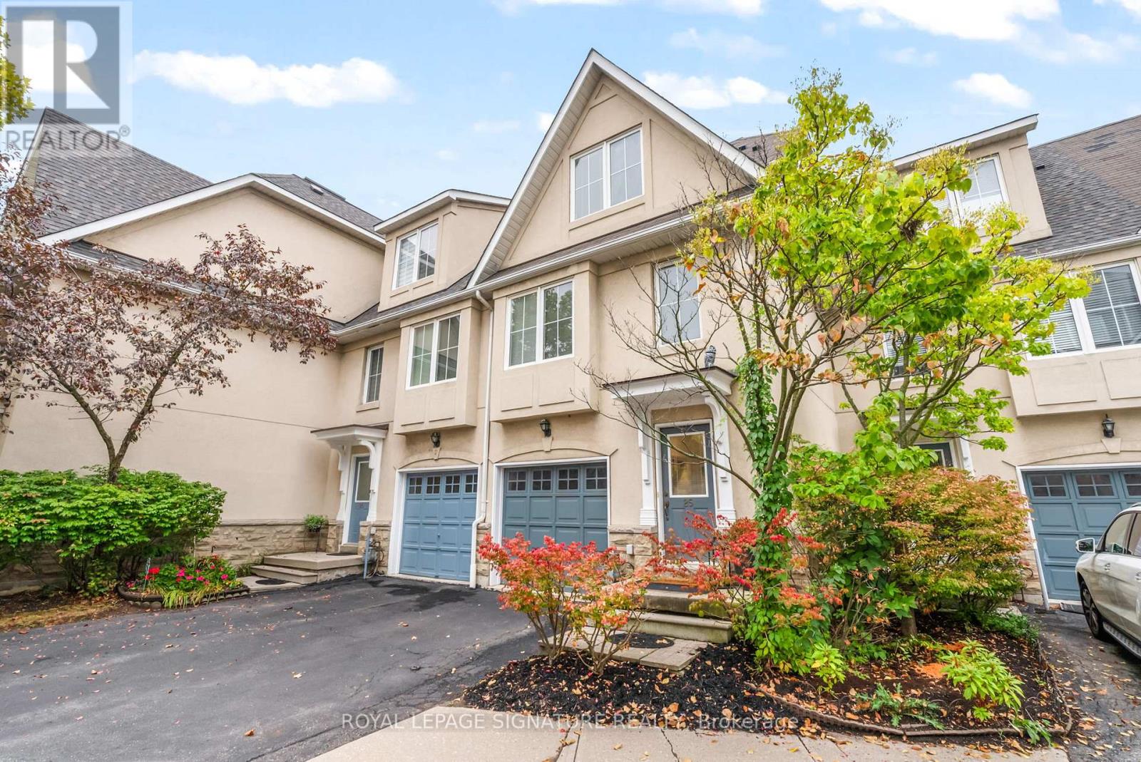 25 800 Dundas St W, Mississauga, ON L5C 4S8