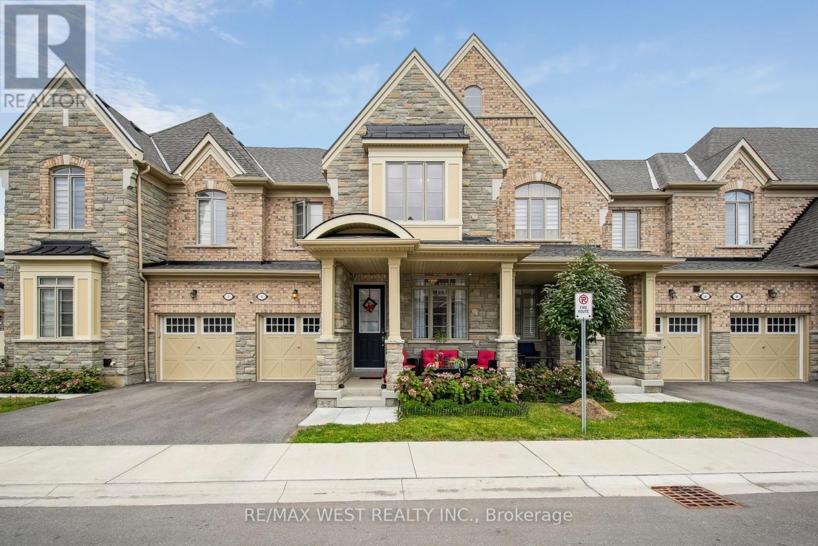 4 Hickling Ln, Ajax, ON L1T 0N6