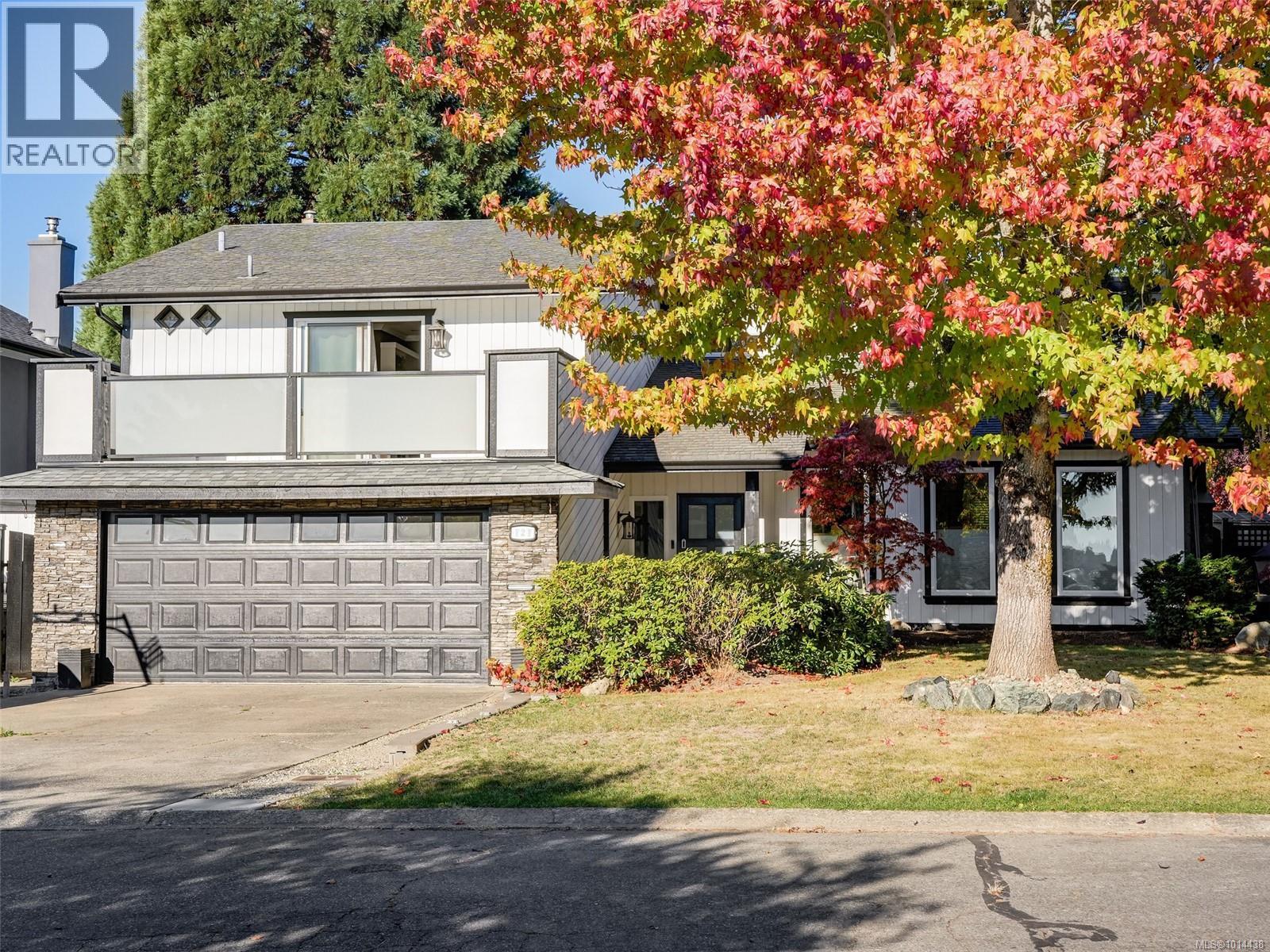 727 Paskin Way, Saanich, BC V8Z 6N4