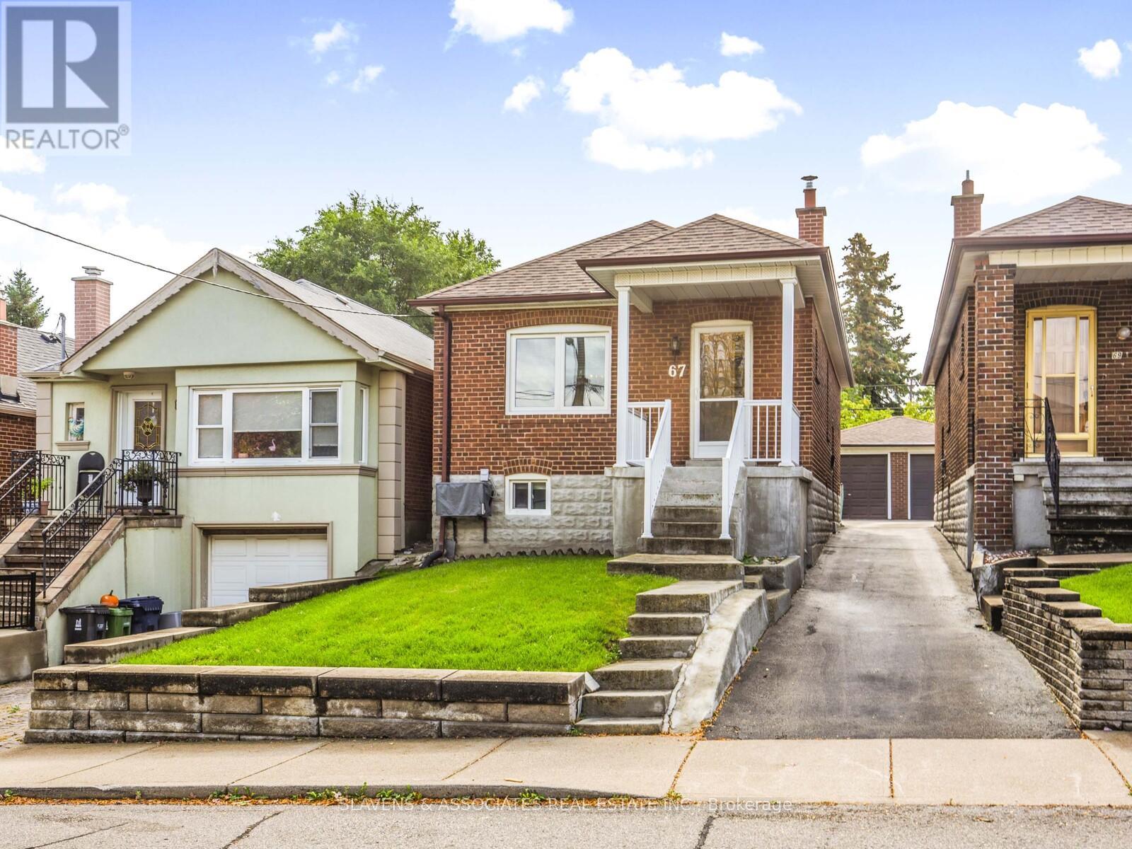 67 Belgravia Ave, Toronto, ON M6E 2M4