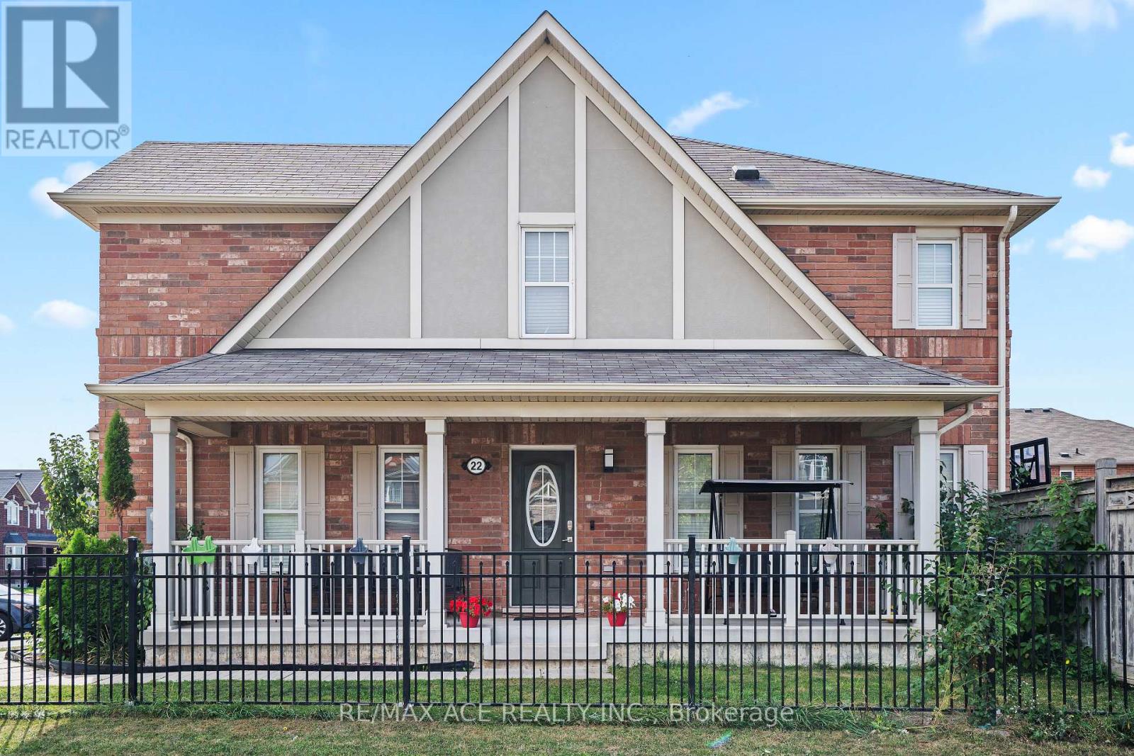 22 Apple Valley Way, Brampton, ON L6P 0W4