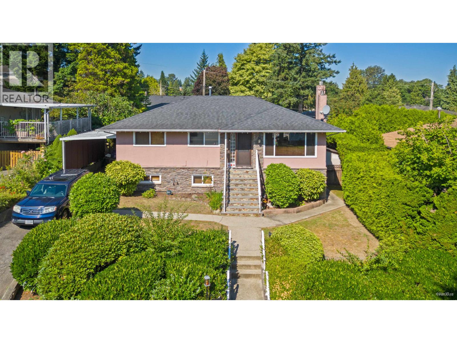 4965 Pioneer Ave, Burnaby, BC V5G 3J5