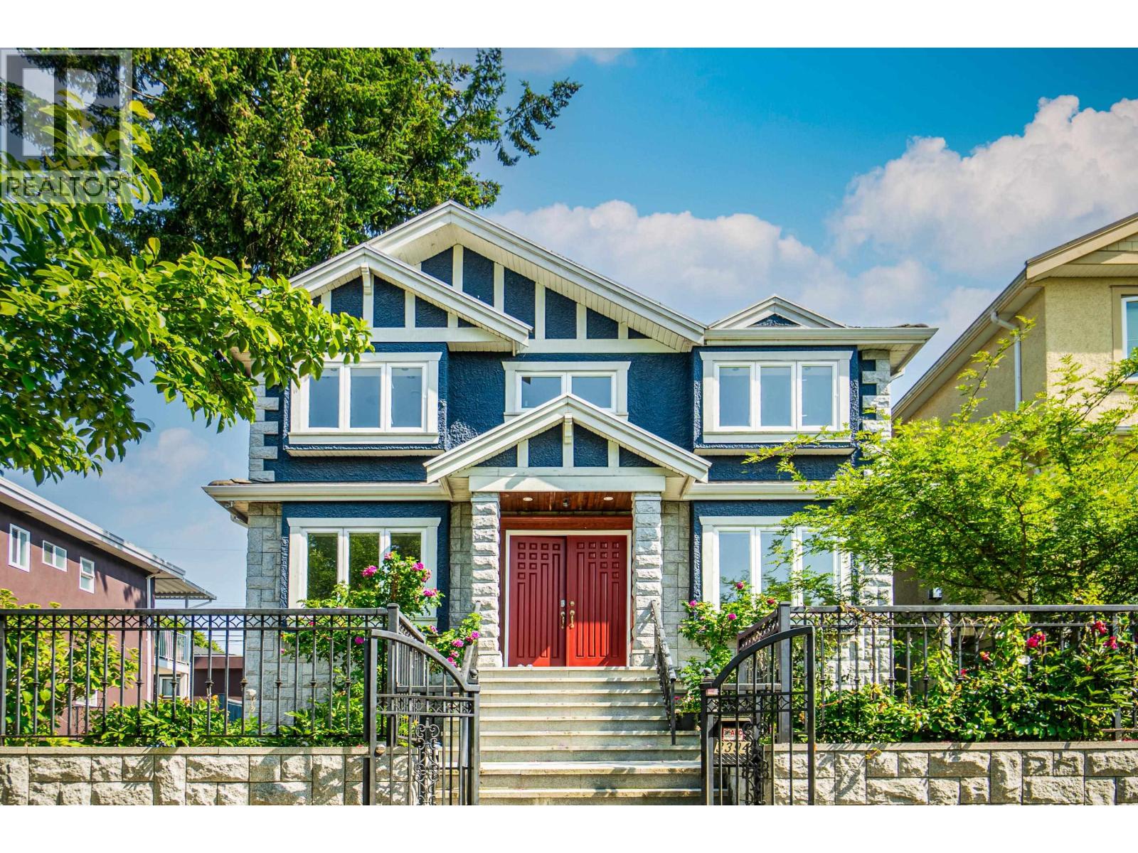 3394 Seaforth Dr, Vancouver, BC V5M 4C5