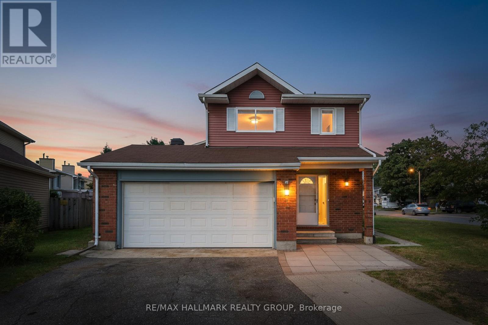55 Fair Oaks Cres, Ottawa, ON K2G 4W3