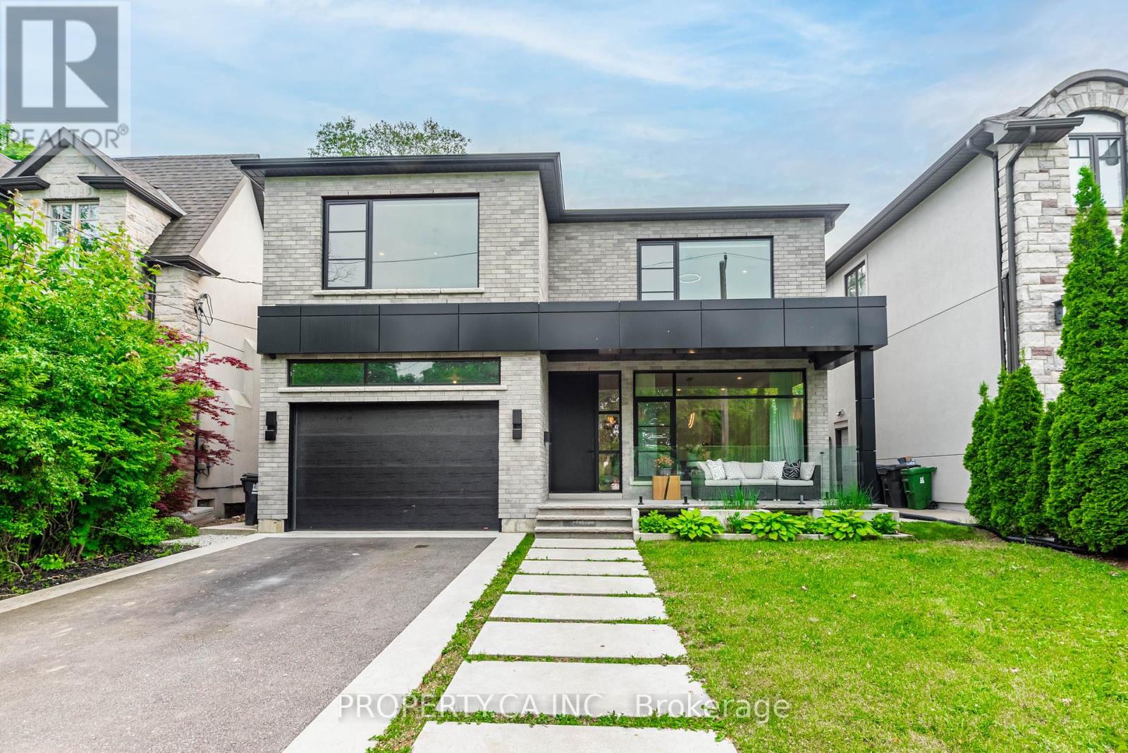 8 Manor Haven Rd, Toronto, ON M6A 2H9