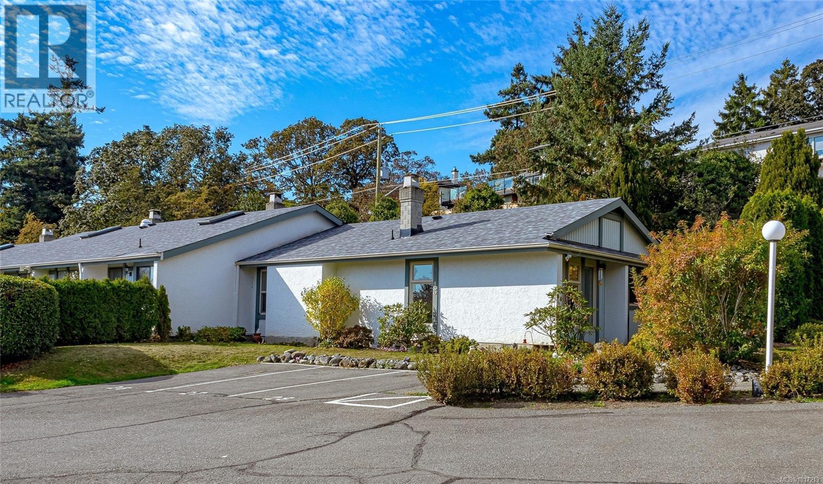 4140 Interurban Rd Unit 13 Rd, Saanich, BC V8X 5J2