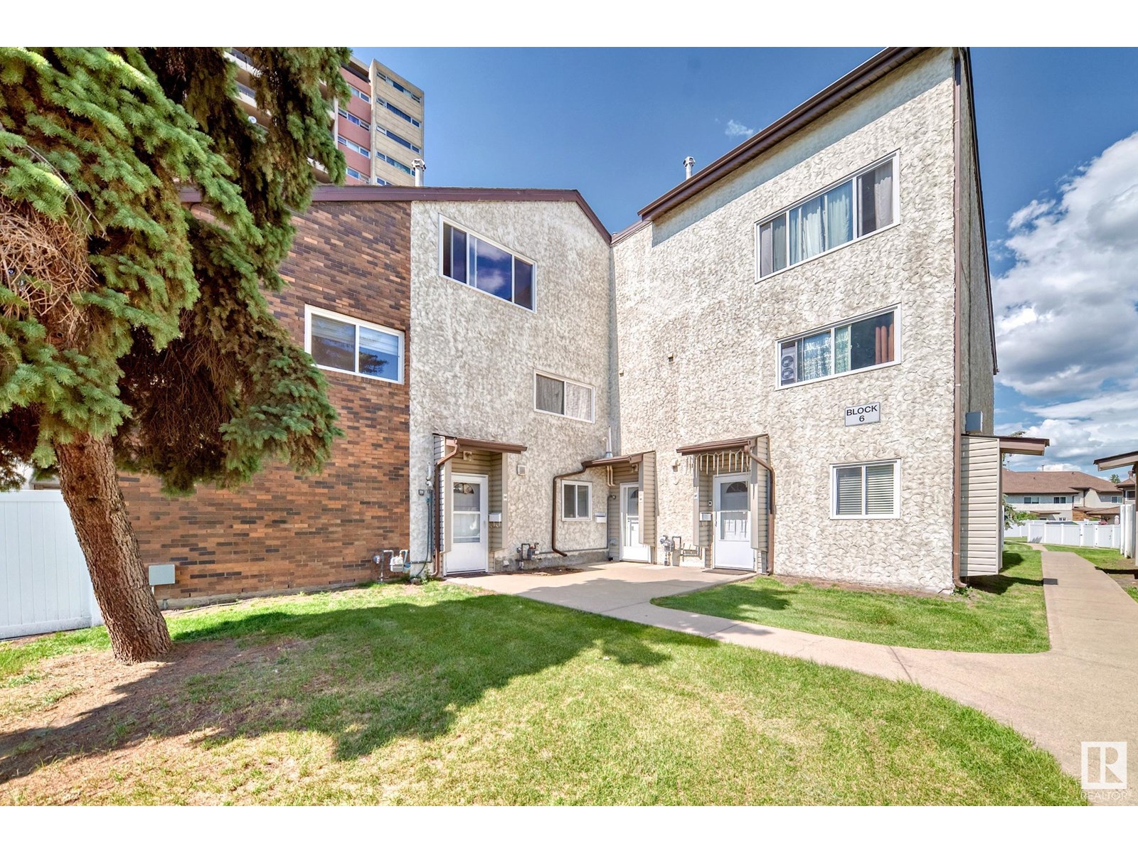 6 Meadowlark Vg NW #d, Edmonton, AB T5R 5X3