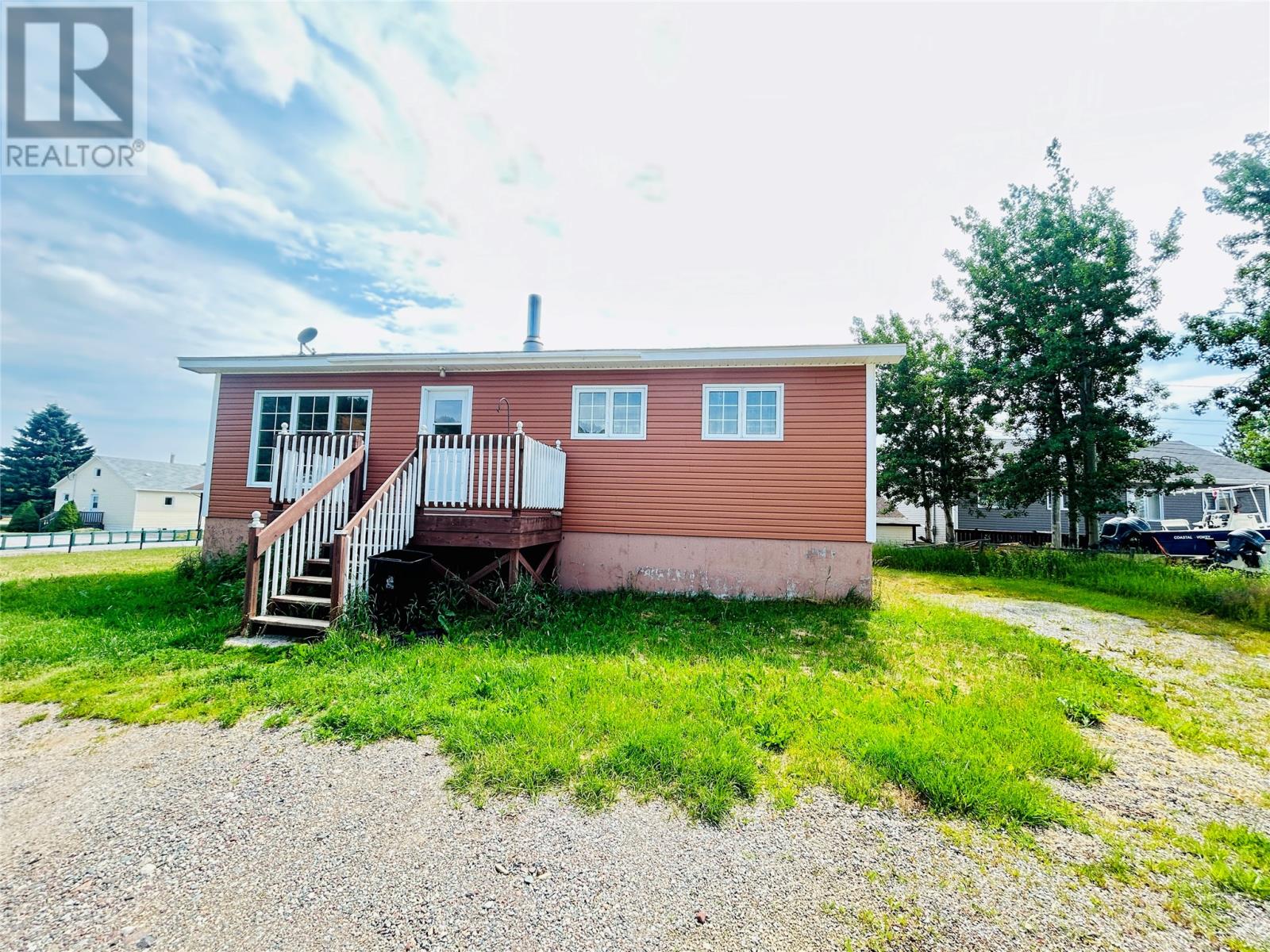 8 Poplar Rd #a, Springdale, NL A0J 1T0