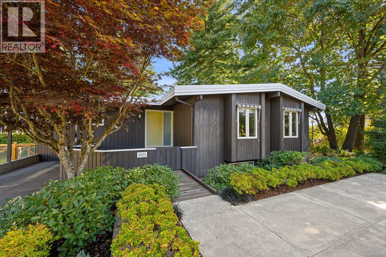 1111 Ash St, Campbell River, BC V9W 1G8