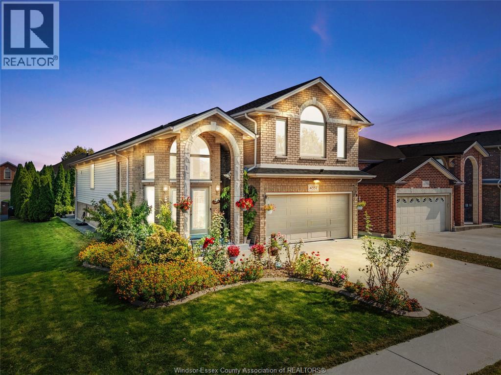 4557 Osaka Cir, Windsor, ON N9G 3G4
