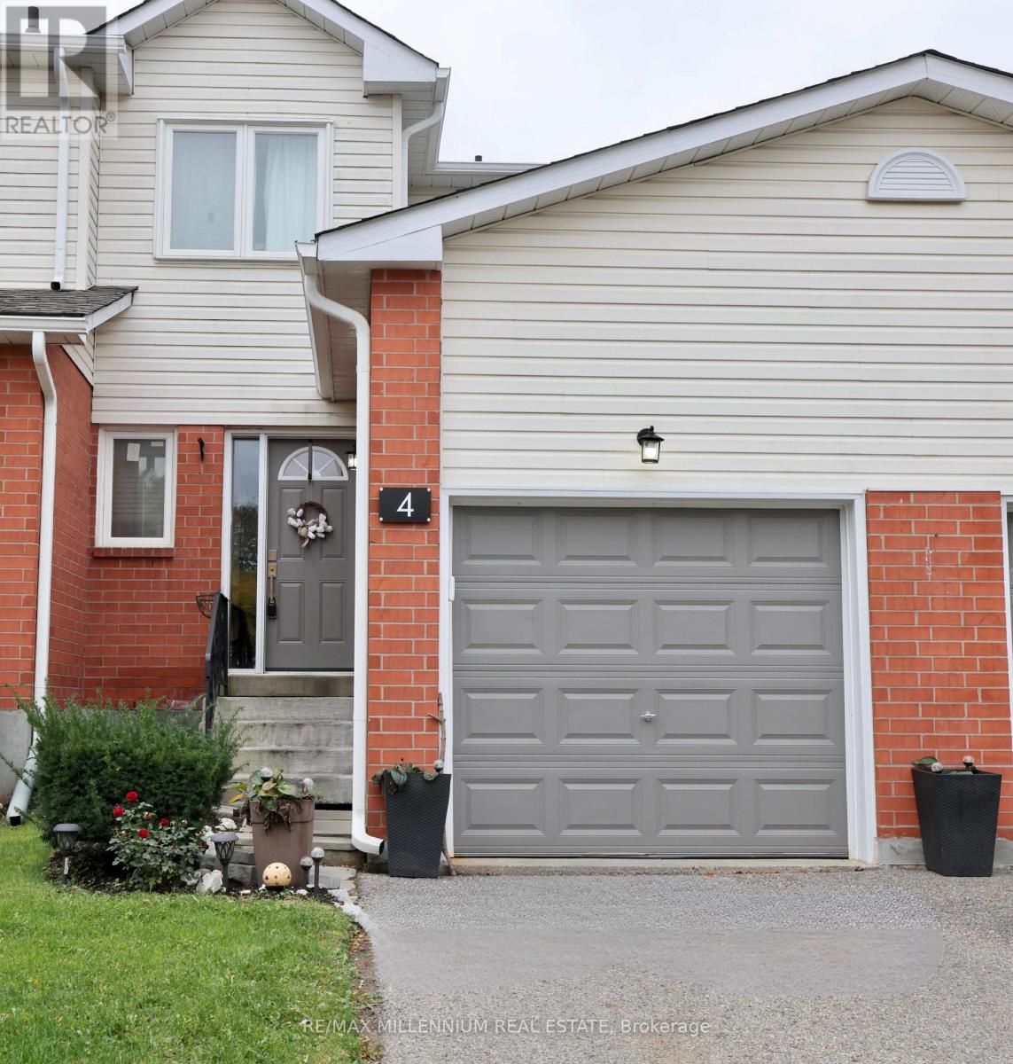 4 Stewart Maclaren Rd, Halton Hills, ON L7G 5L8