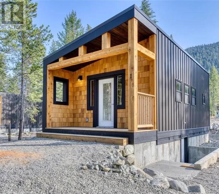 5533 33 Highway Unit 1, Beaverdell, BC V0H 1A0