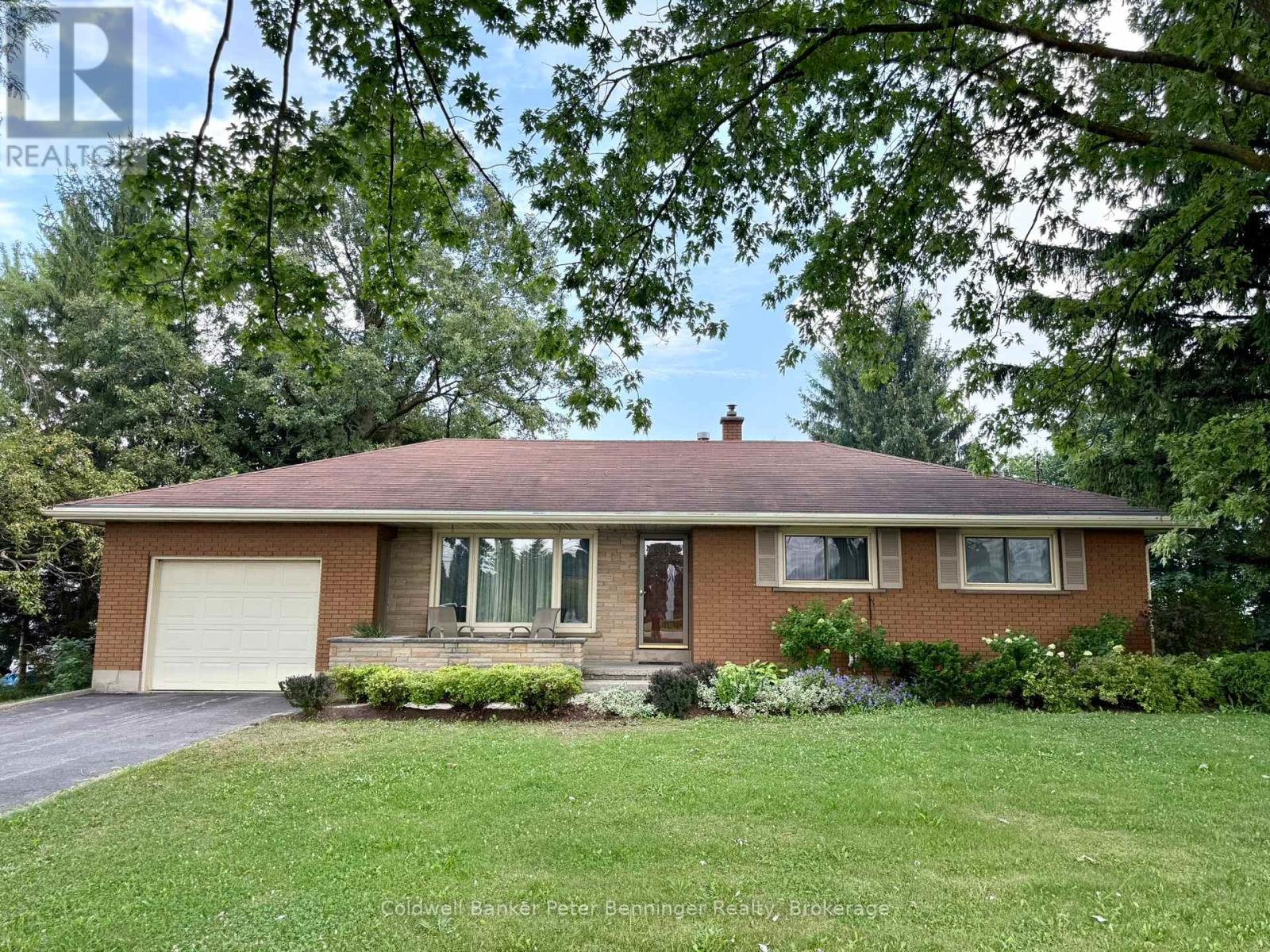 1582 Bruce 4 Rr Apt 4, Brockton, ON N0G 2V0
