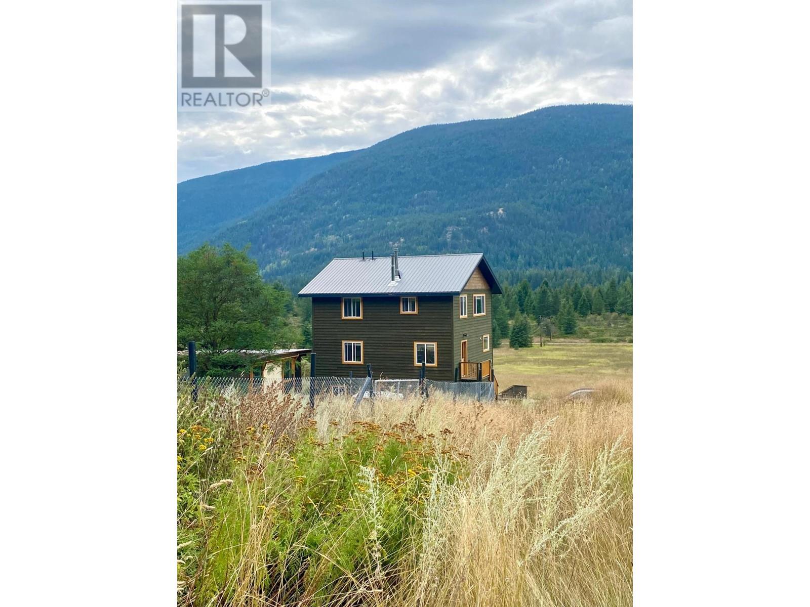 2284 Upper Glade Rd, Castlegar, BC V1N 4R5