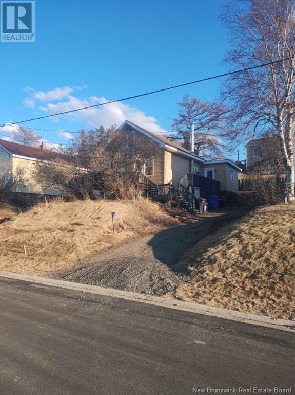 322 Adelaide St, Dalhousie, NB E8C 1A2
