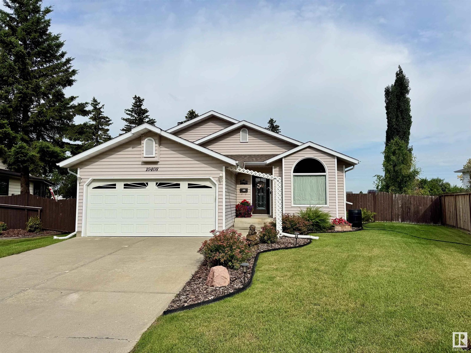 89 St Unit 10408, Morinville, AB T8R 1C6