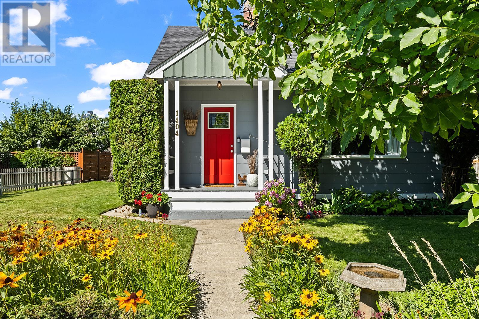 1404 Graham St, Kelowna, BC V1Y 3A8