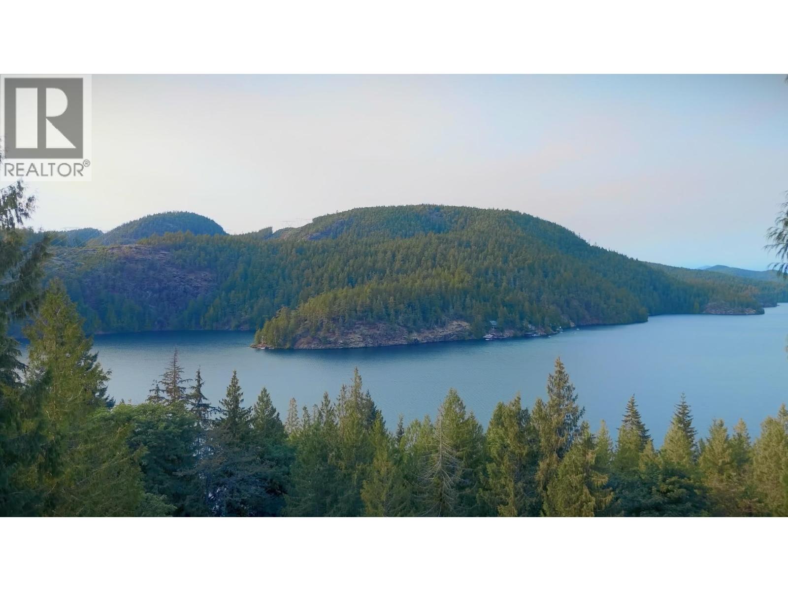 7101 Sakinaw Woods Drive Unit 201, Sunshine Coast A, BC V0N 2H1
