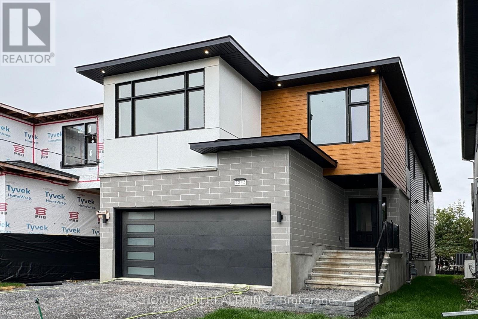 2239 Page Rd, Ottawa, ON K1C 7K5