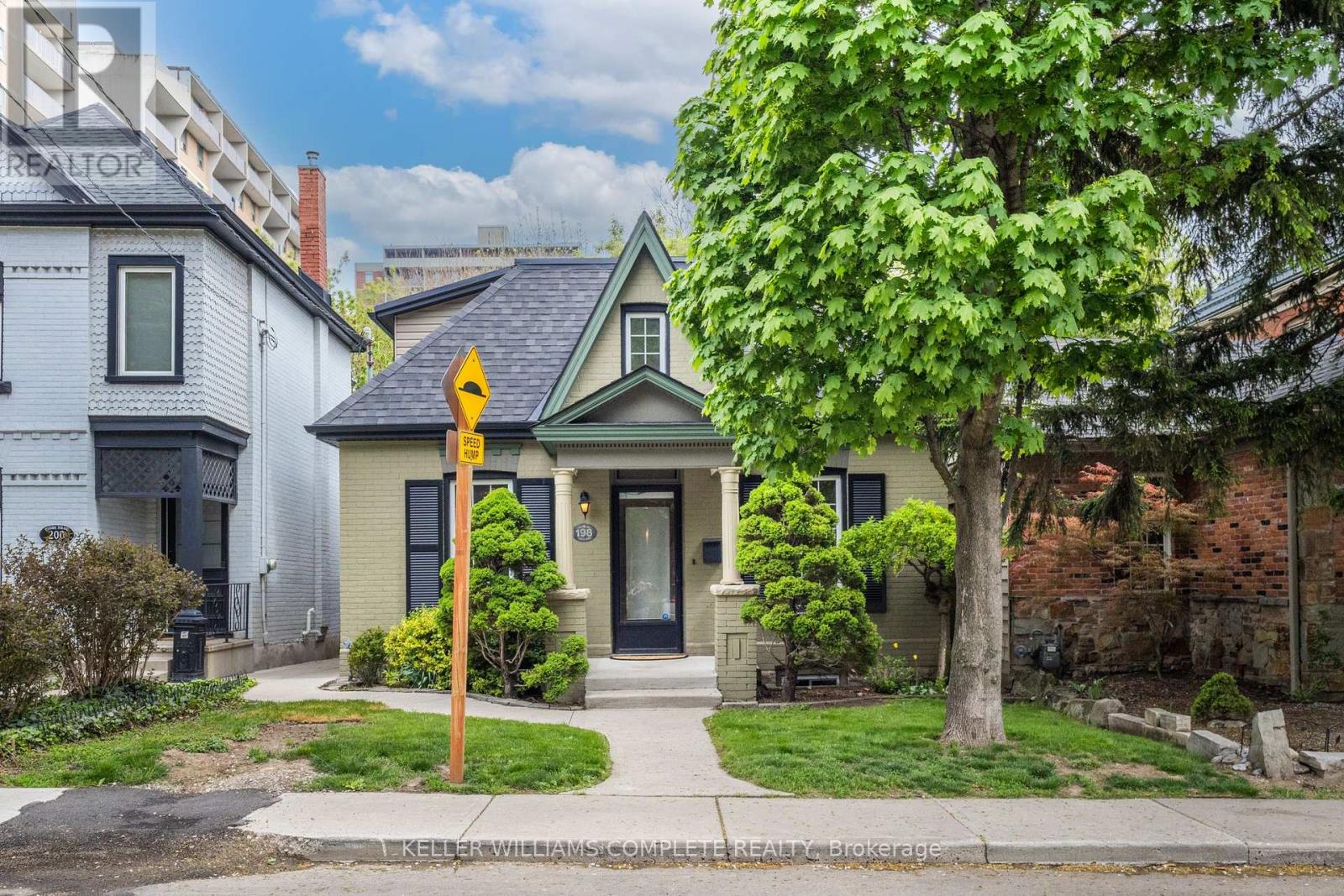 198 Duke St, Hamilton, ON L8P 1Y2