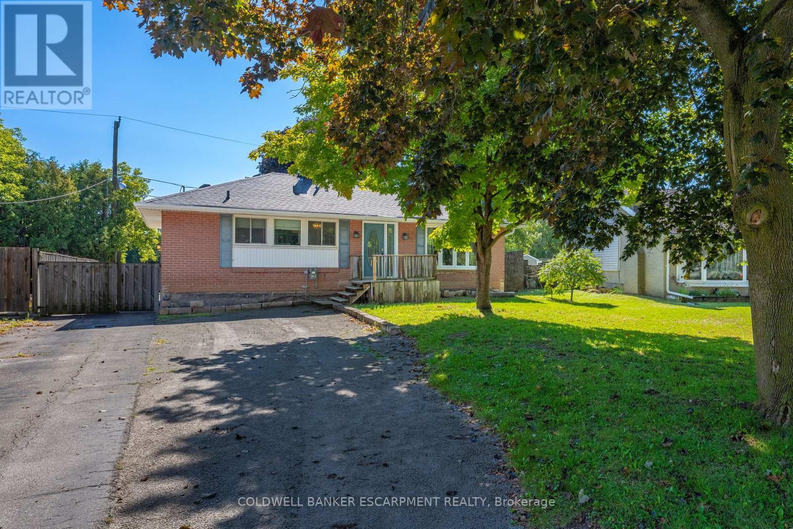 54 Mowbray Pl, Halton Hills Ac Acton, ON L7J 2J8