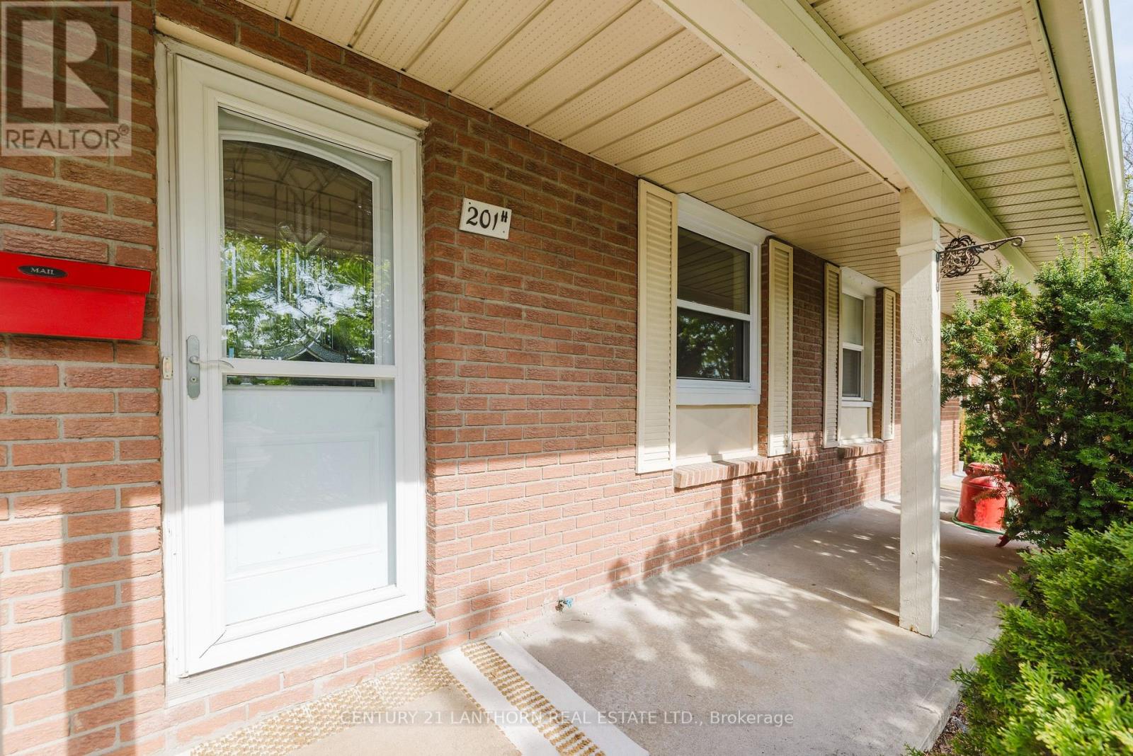 H Unit 201 North Park Street, Belleville Belleville Ward, ON K8P 4T9