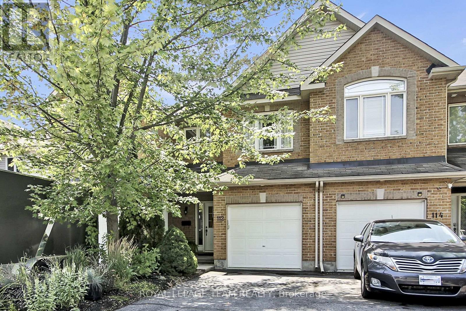 112 Talltree Cres, Ottawa, ON K2S 0A9