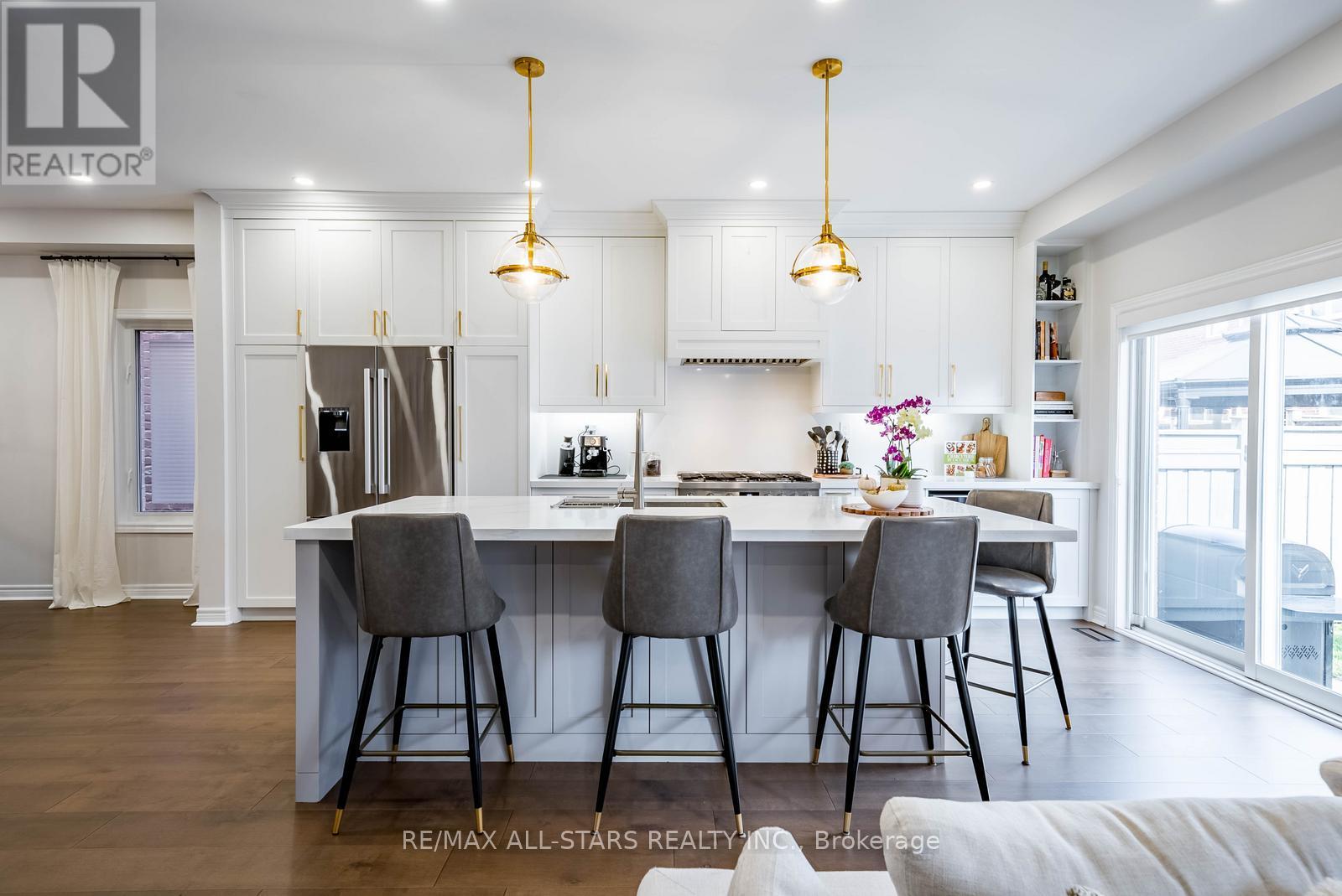 27 Horn St, Whitchurch-Stouffville, ON L4A 0X9