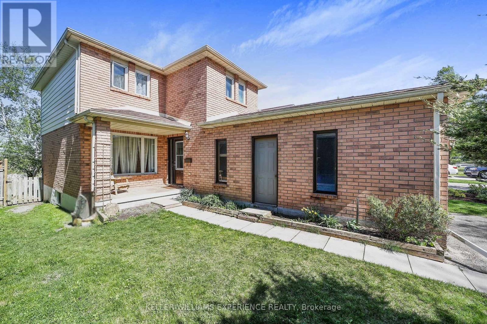 45 Garden Dr, Barrie, ON L4N 5T8
