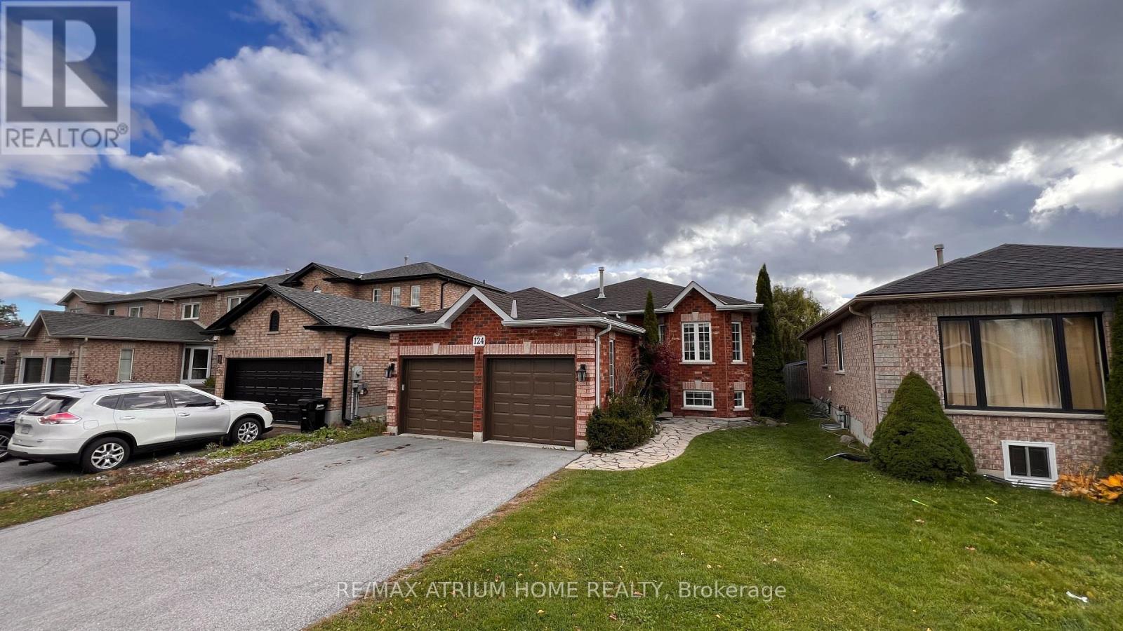 124 Monique Cres, Barrie, ON L4M 6Y8