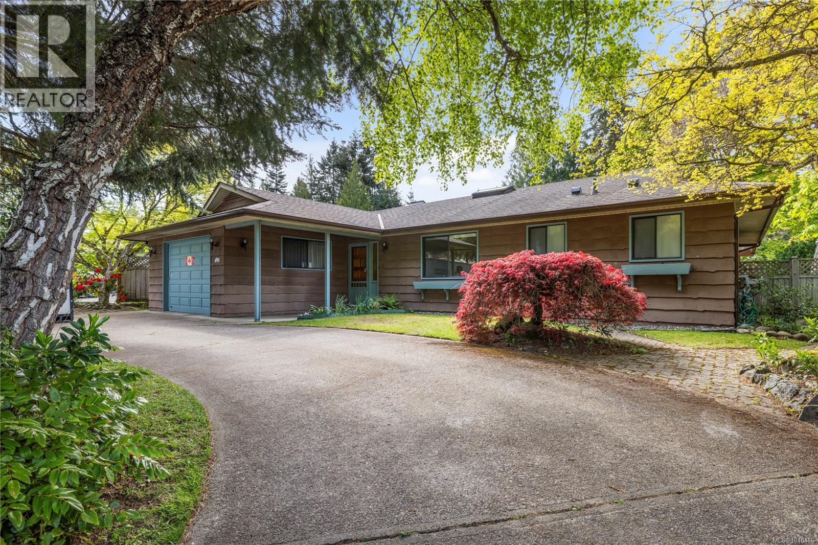 496 Crescent Rd W, Qualicum Beach, BC V9K 1J4