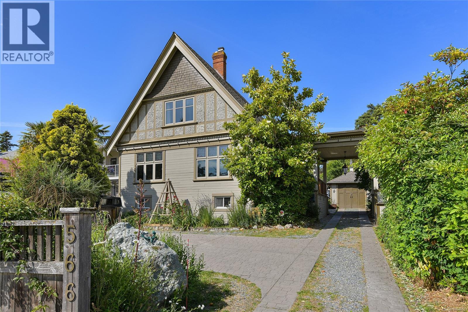 566 Gorge Rd W, Saanich, BC V9A 1N4