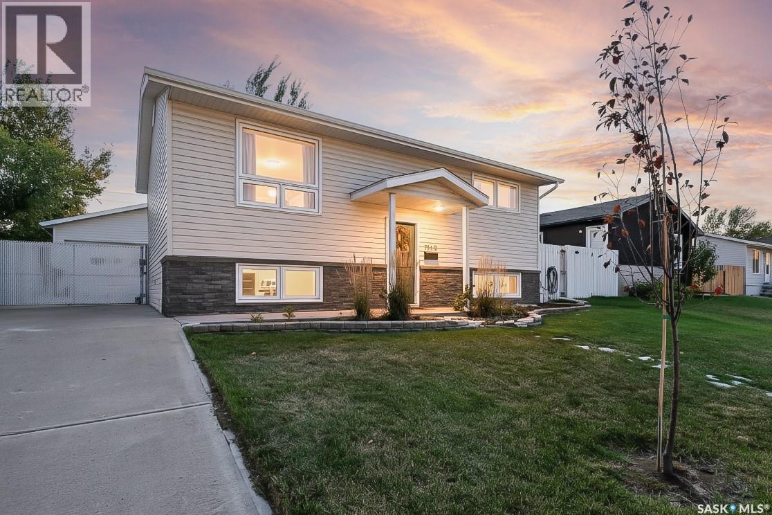 1519 Grandview St W, Moose Jaw, SK S6H 6R4