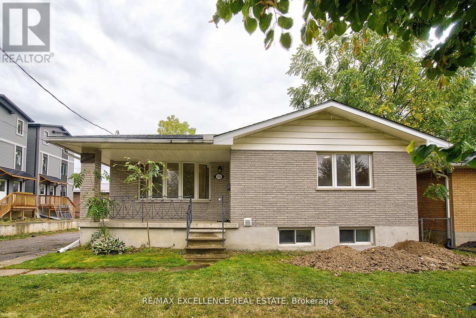 1595 Borden St, London, ON N5W 2P9