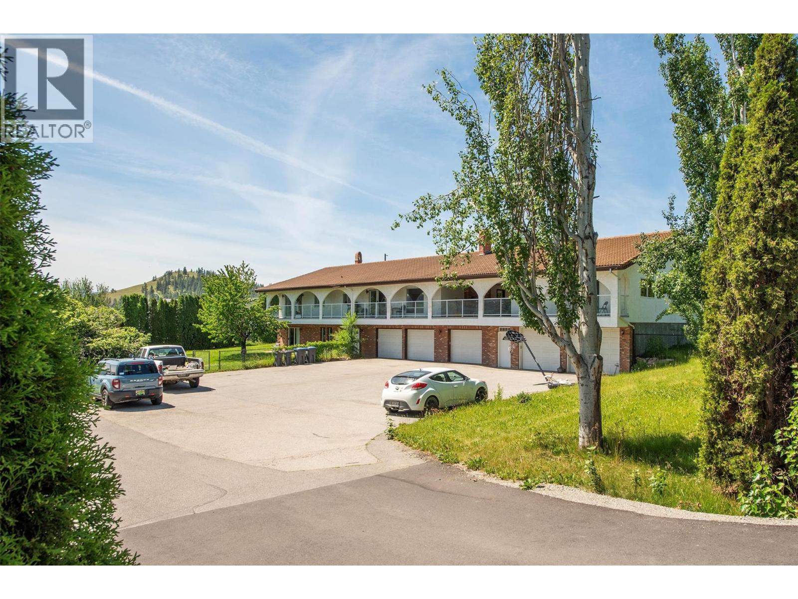 215 Arab Rd, Kelowna, BC V1V 2G8