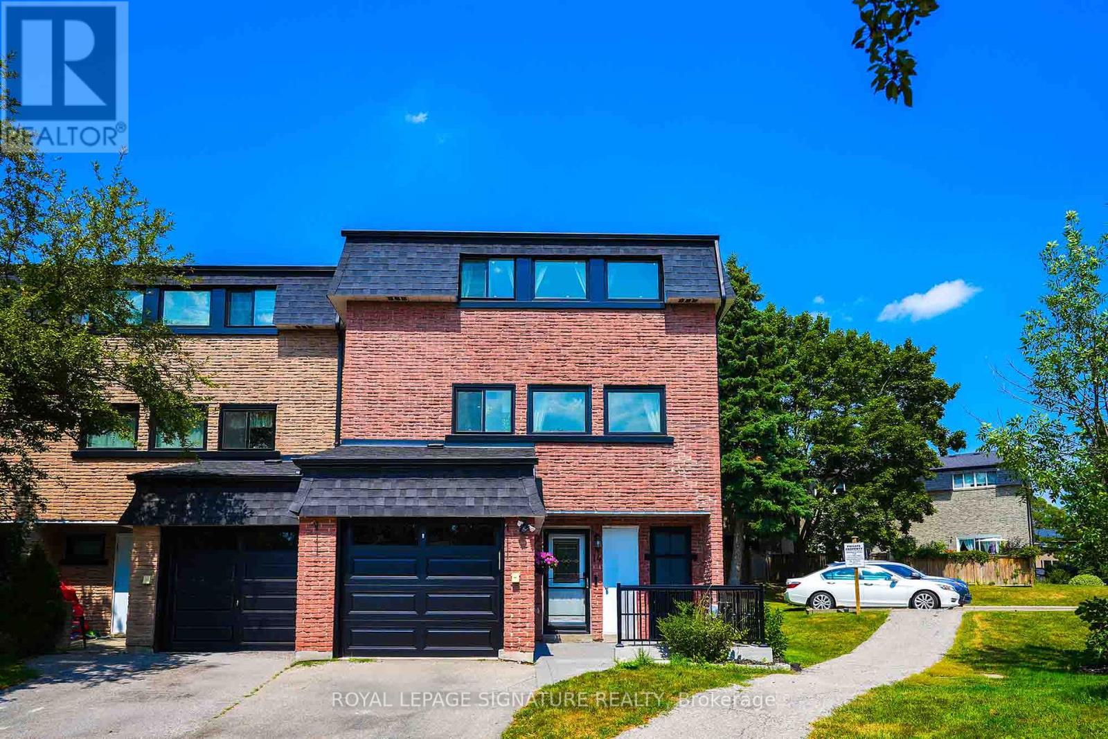 14 Poplar Cres, Aurora, ON L4G 3L3