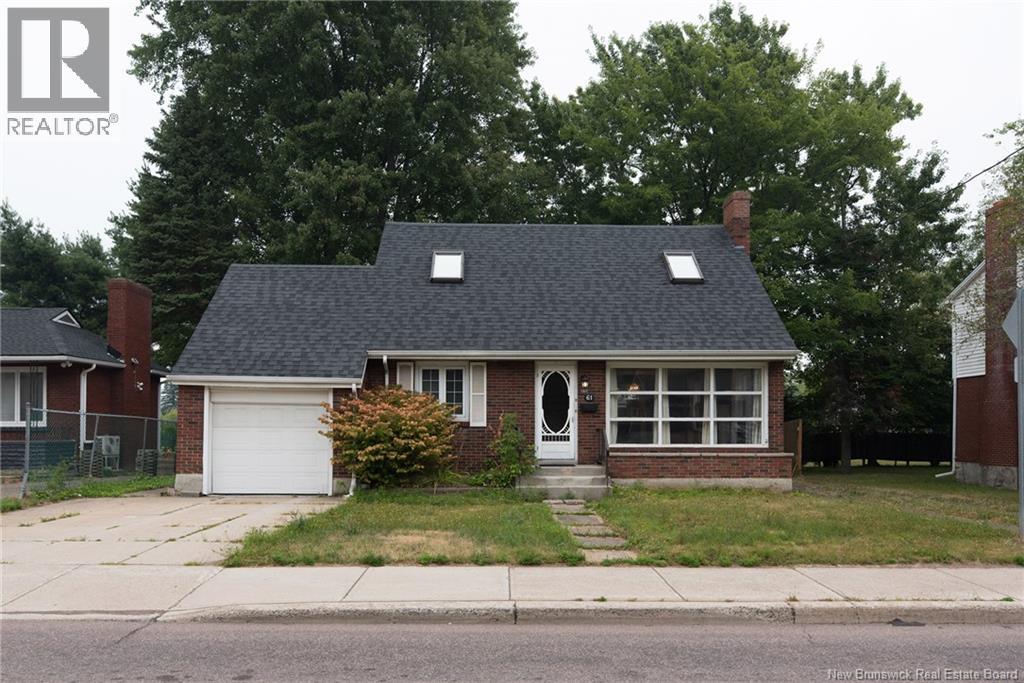 61 Macbeath Ave, Moncton, NB E1C 6Z2