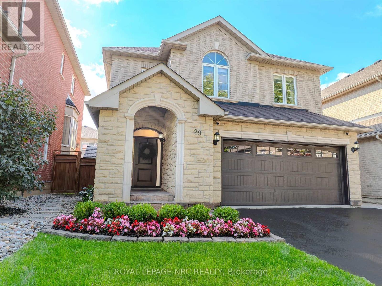 29 Grapevine Dr, Vaughan, ON L4H 2W3
