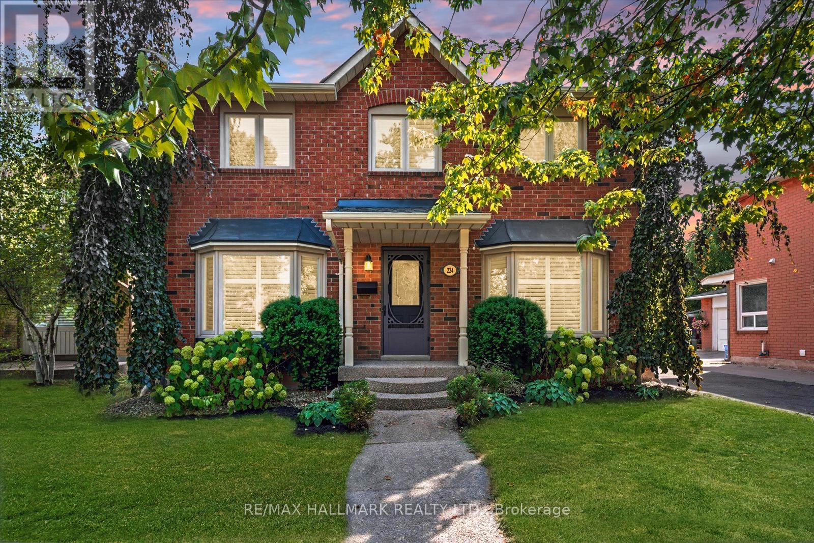 224 Odonoghue Ave, Oakville, ON L6H 3W6
