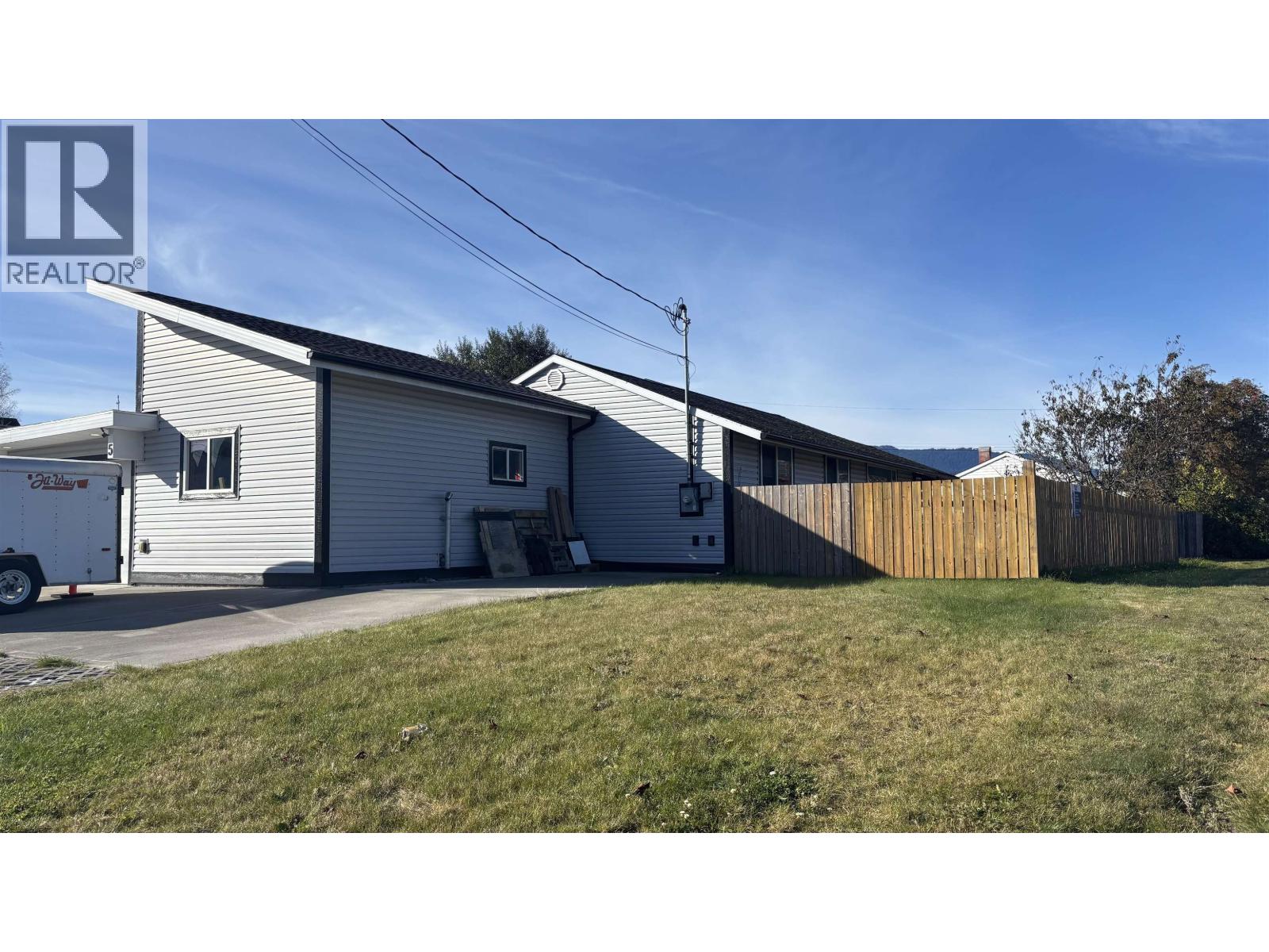 5 Teal St, Kitimat, BC V8C 1K9