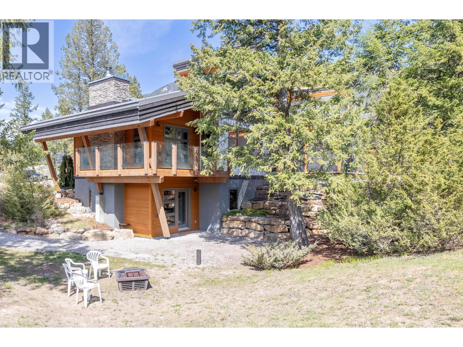 4 2400 Kootenay Rd No 3 Rd, Invermere, BC V0B 2L2