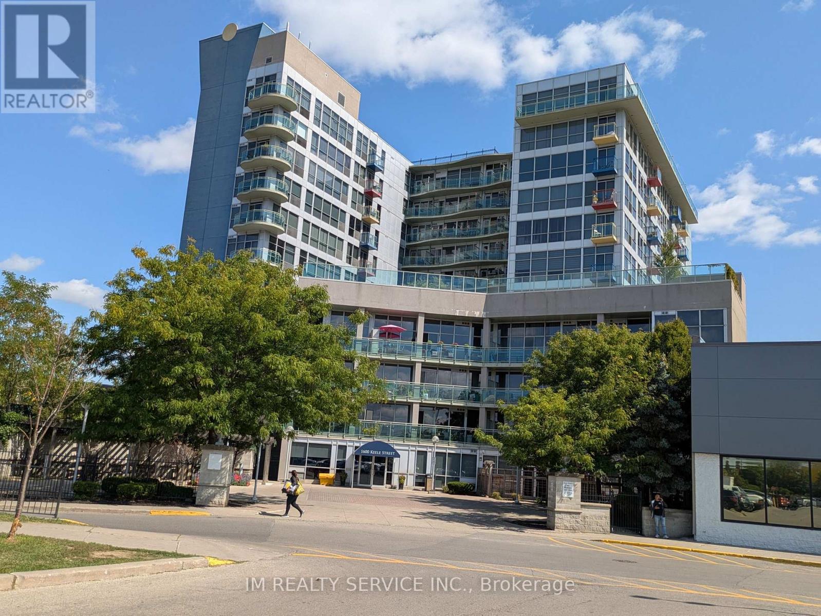 708 1600 Keele St, Toronto, ON M6N 5J1