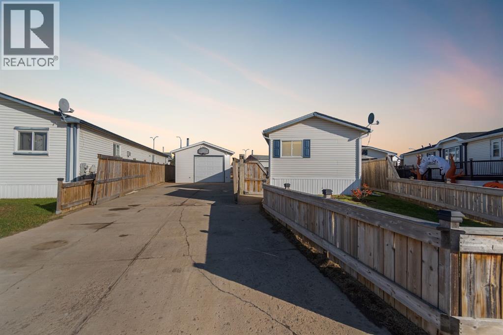 216 Palomino Close, Fort Mcmurray, AB T9H 5M3