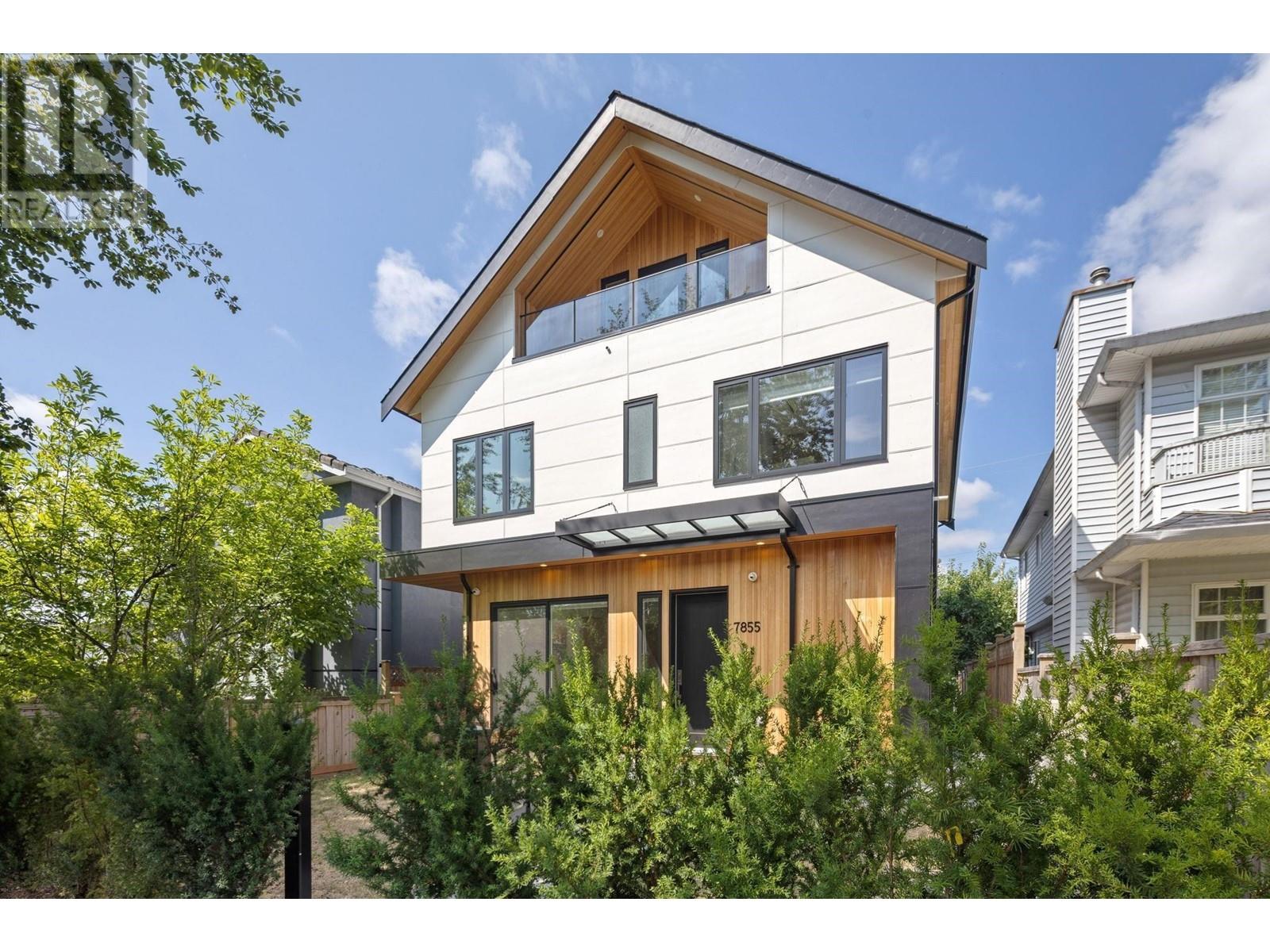 7855 Ontario St, Vancouver, BC V5X 3C8
