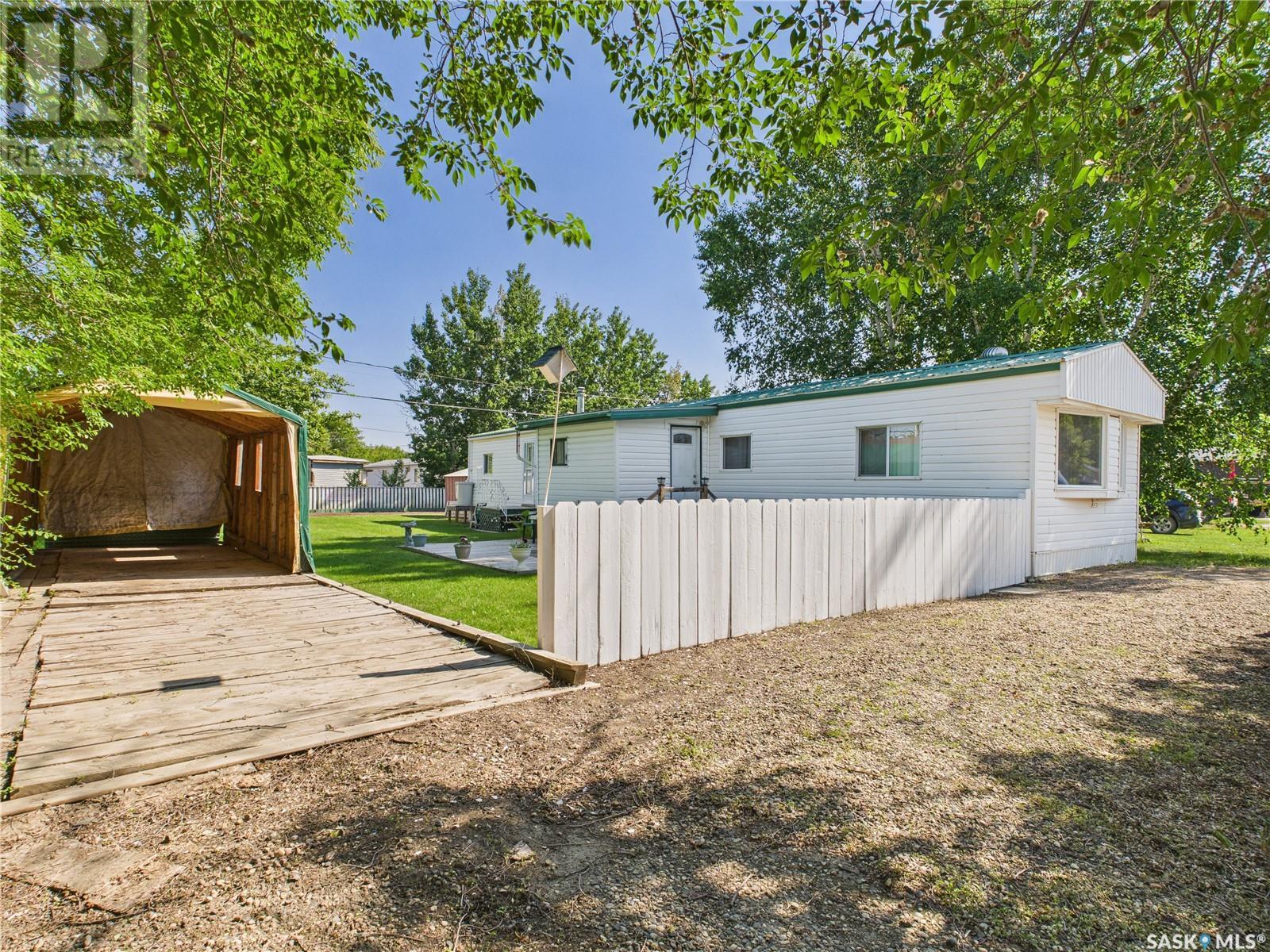 43 Eastview, Prince Albert, SK S6V 5P9
