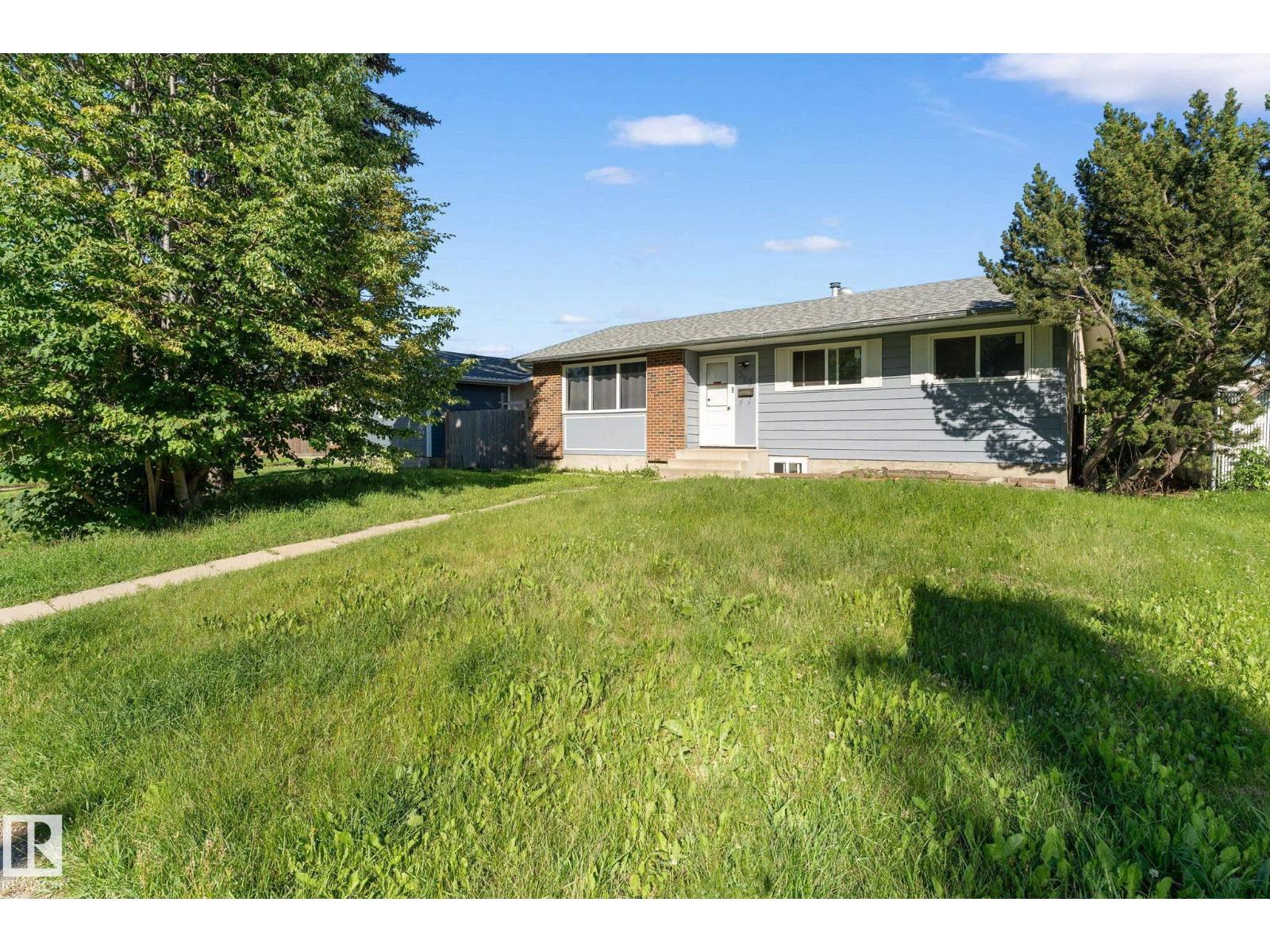 363 Knottwood Rd W NW, Edmonton, AB T6K 2G4